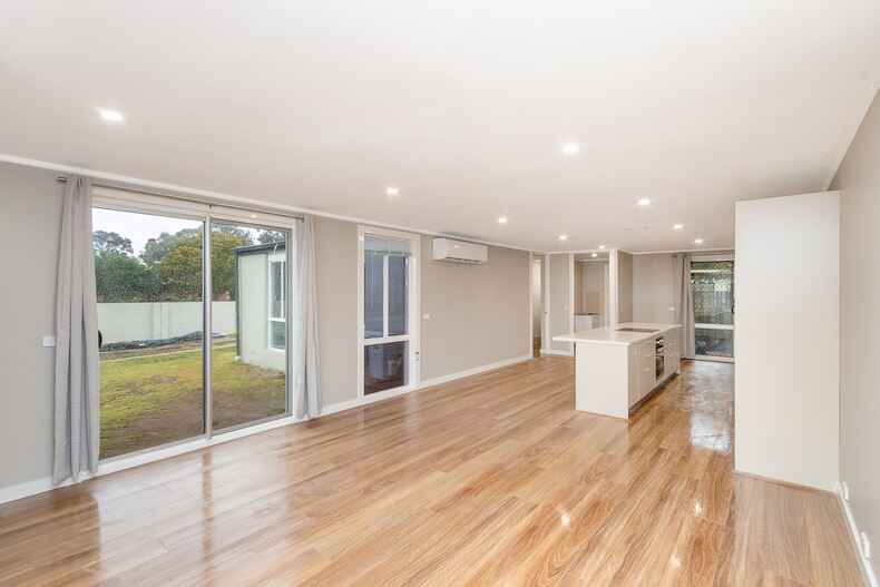 8 Jenner Court Wanniassa
