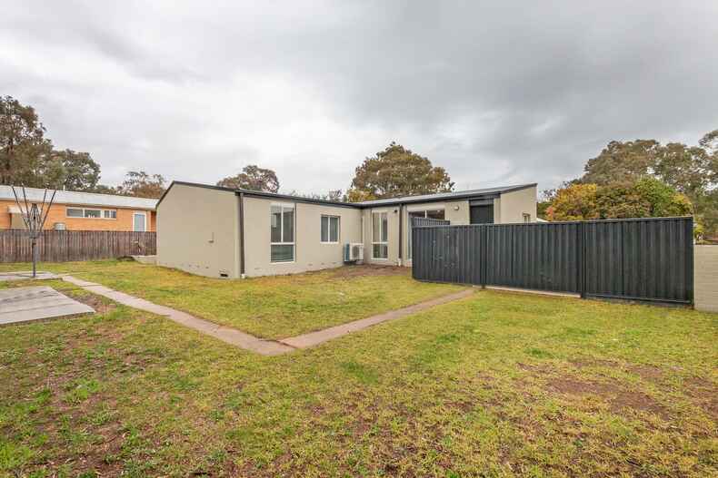 8 Jenner Court Wanniassa