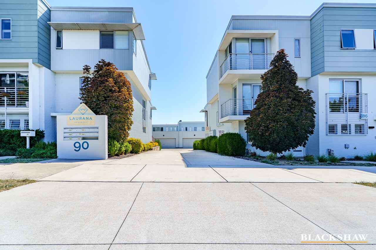 30/90 John Gorton Drive Coombs