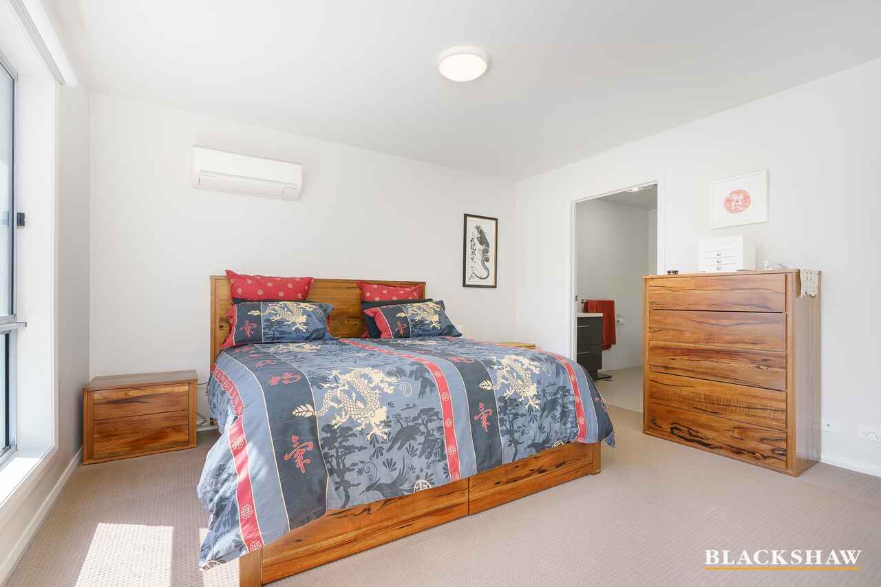 30/90 John Gorton Drive Coombs