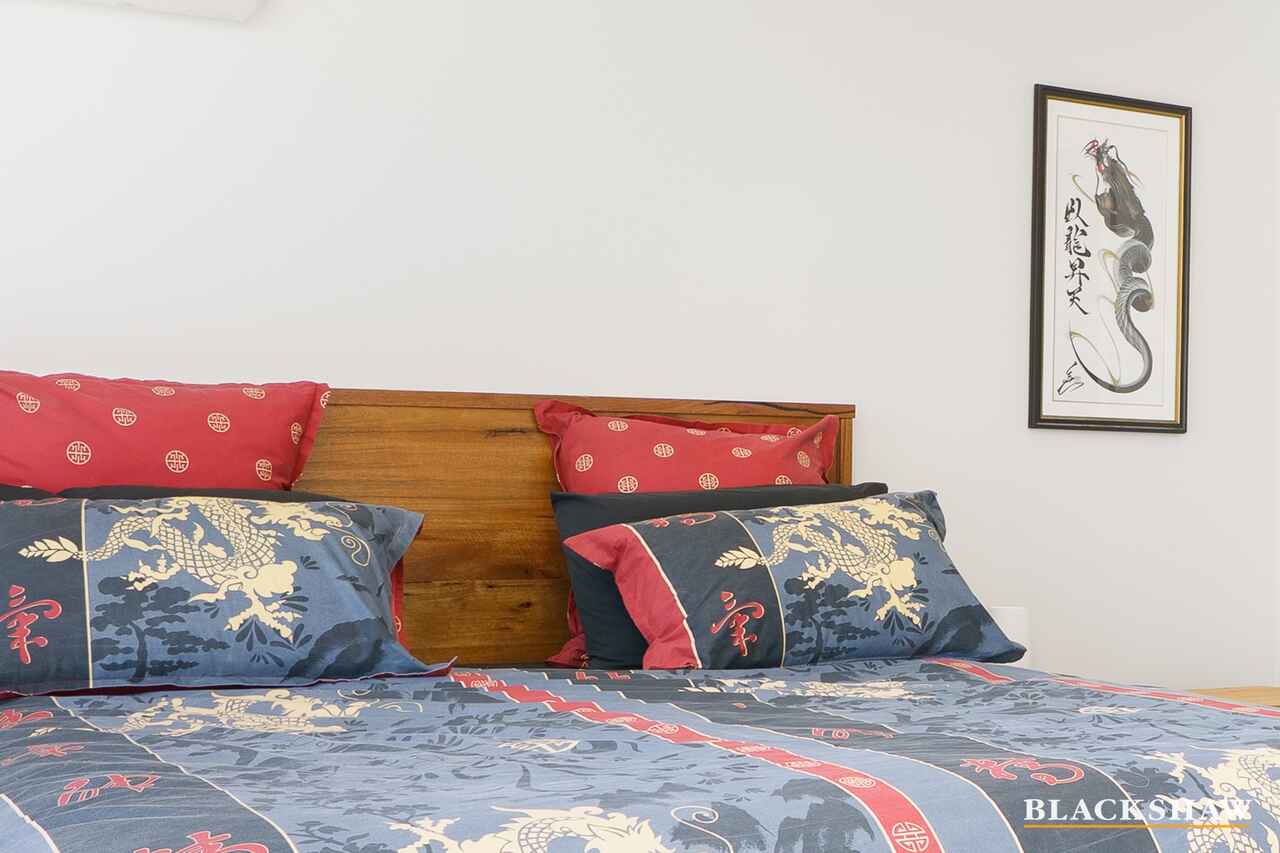 30/90 John Gorton Drive Coombs