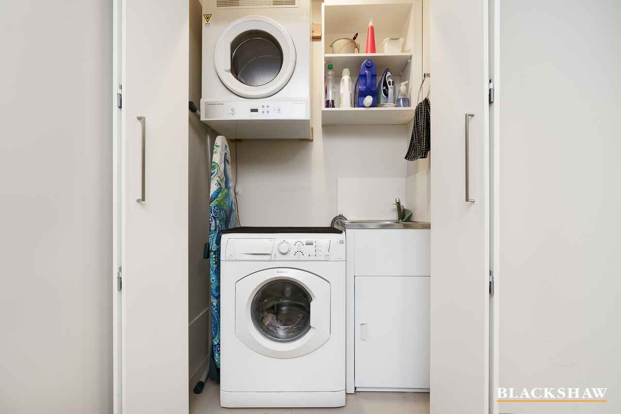 30/90 John Gorton Drive Coombs