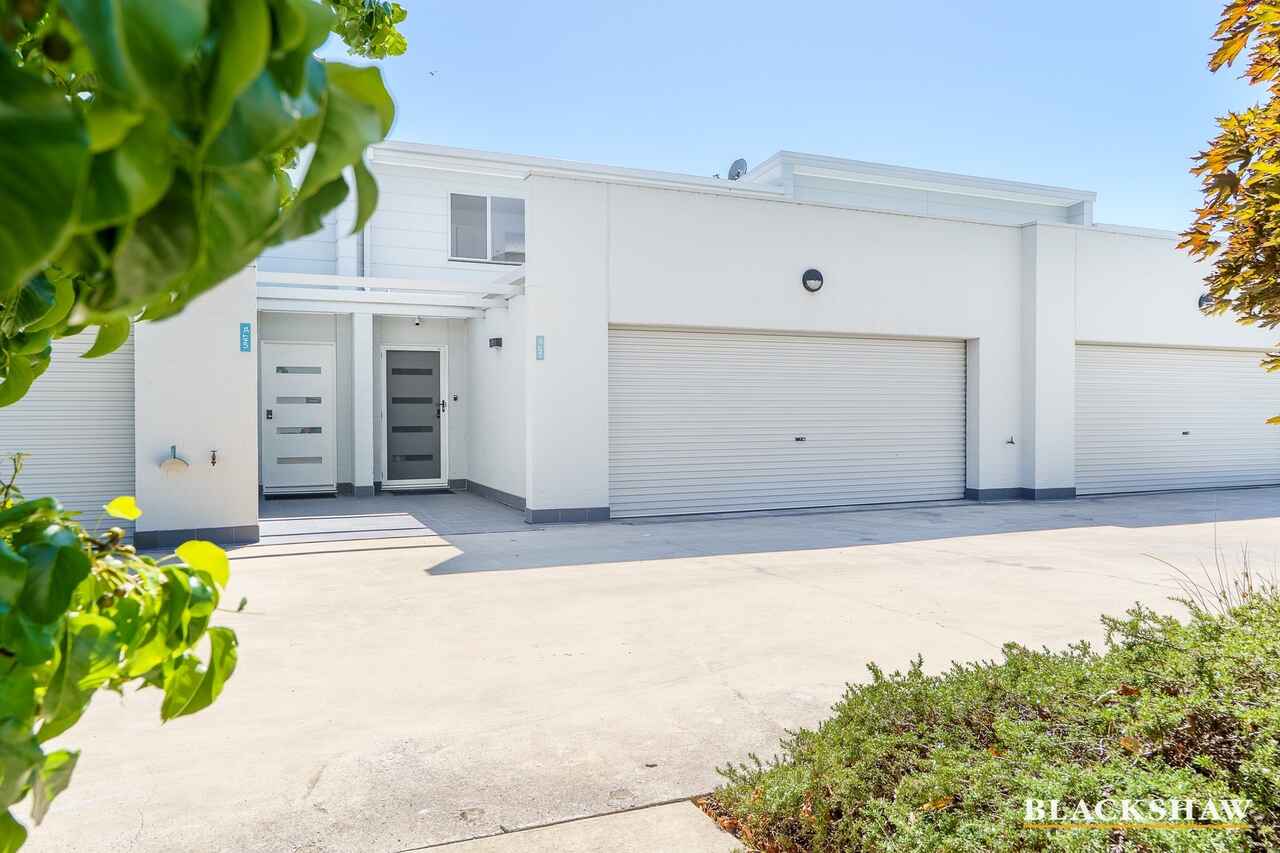 30/90 John Gorton Drive Coombs