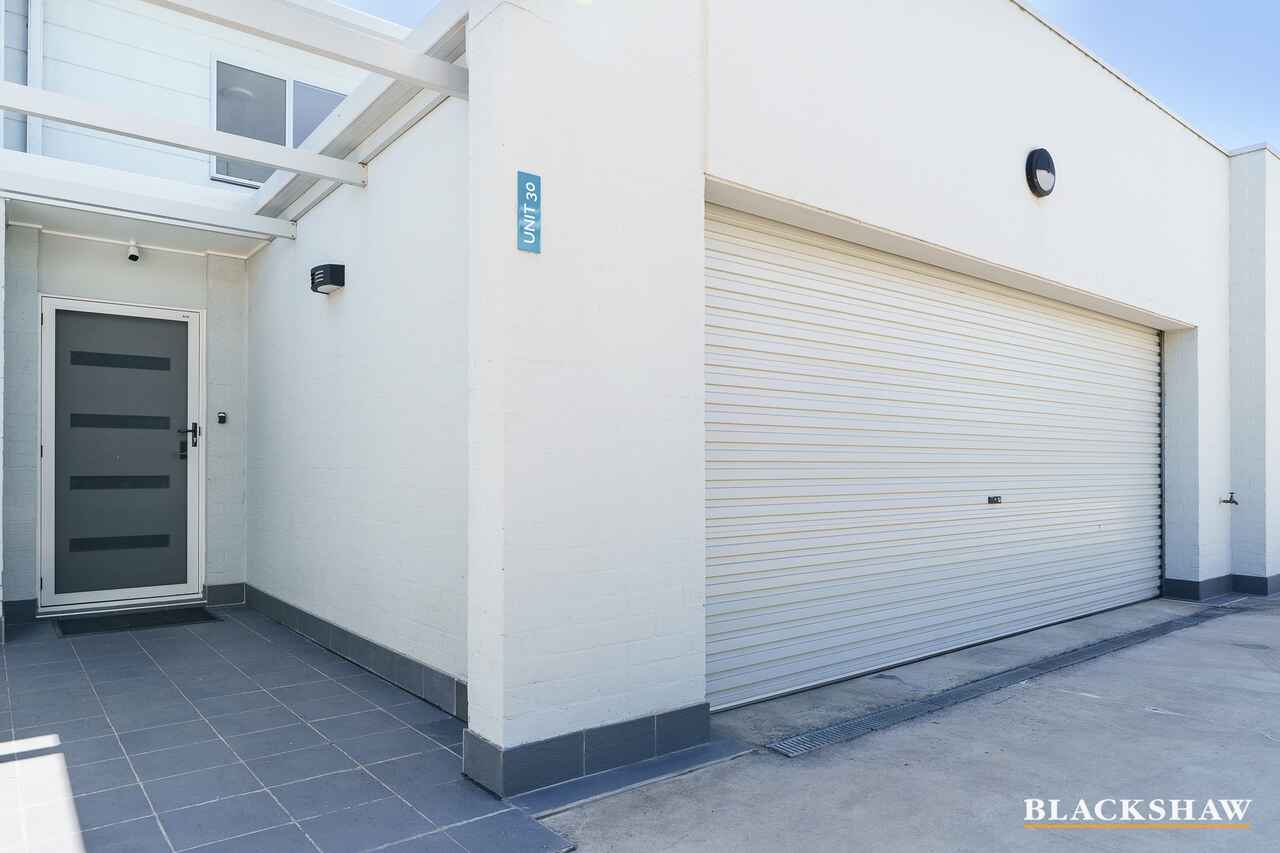 30/90 John Gorton Drive Coombs