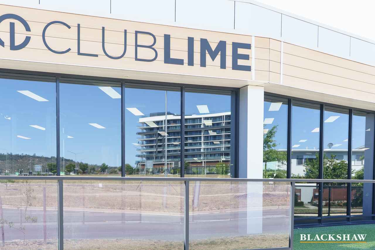 30/90 John Gorton Drive Coombs