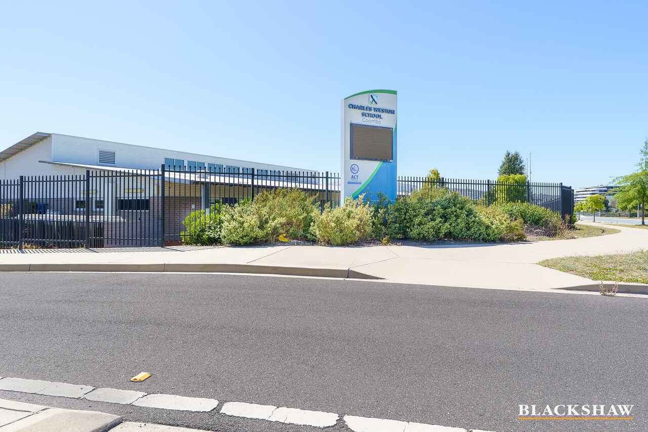 30/90 John Gorton Drive Coombs