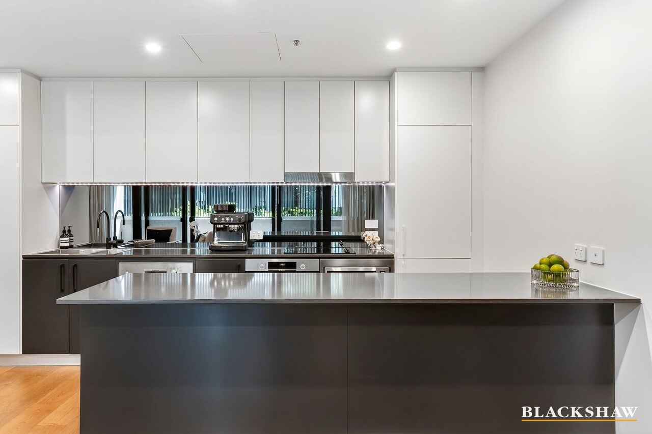 219/34 Eyre Street Kingston