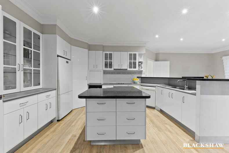 16 Tanderra Crescent Ngunnawal