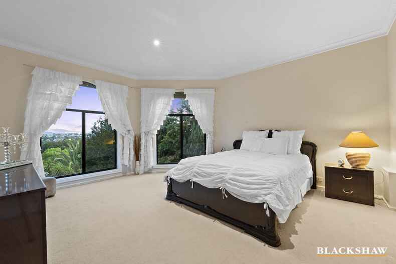 16 Tanderra Crescent Ngunnawal