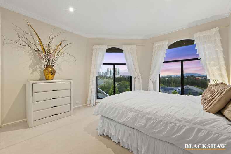 16 Tanderra Crescent Ngunnawal