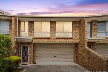2/3 Winchester Place Queanbeyan