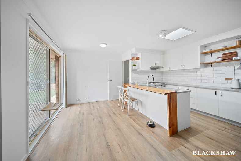 2/3 Winchester Place Queanbeyan