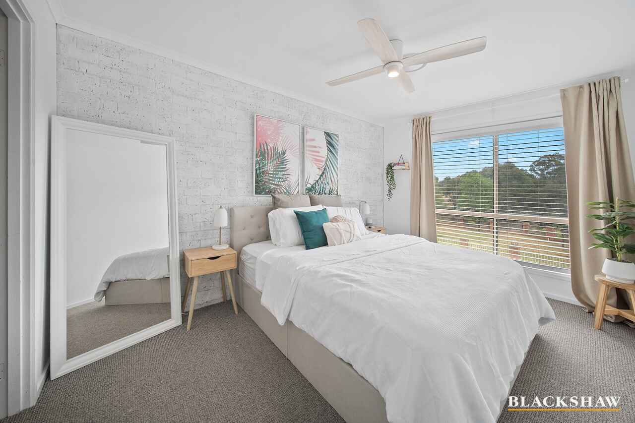 2/3 Winchester Place Queanbeyan