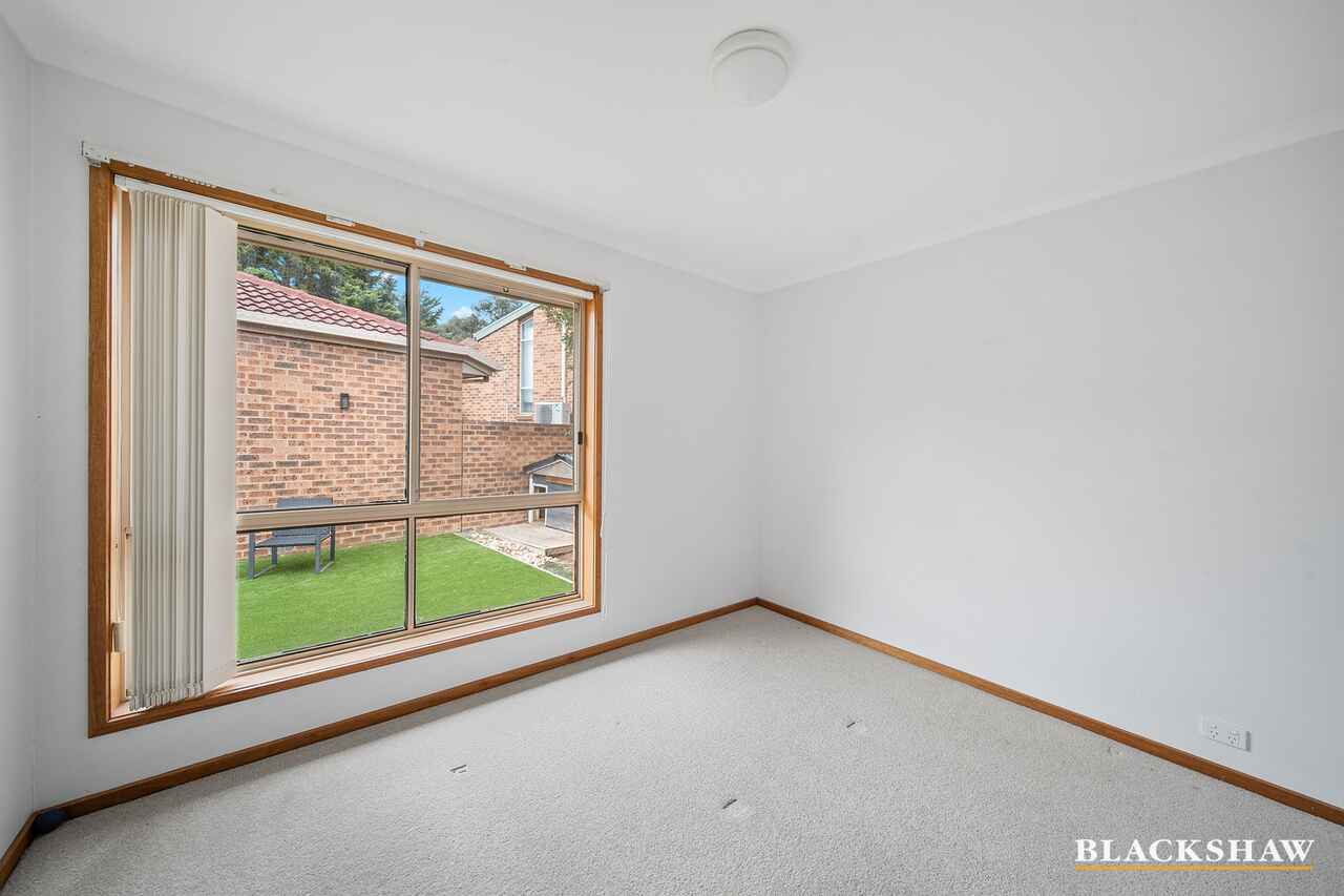 2/3 Winchester Place Queanbeyan