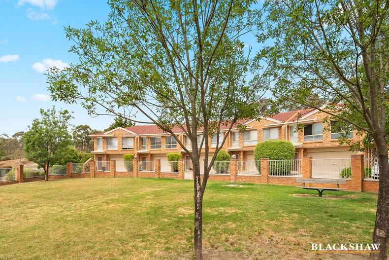 2/3 Winchester Place Queanbeyan