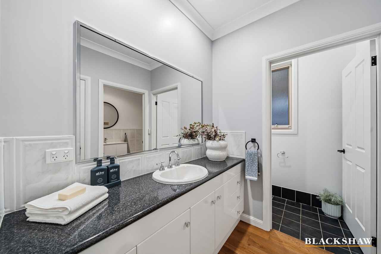 6 Mariners Court Jerrabomberra