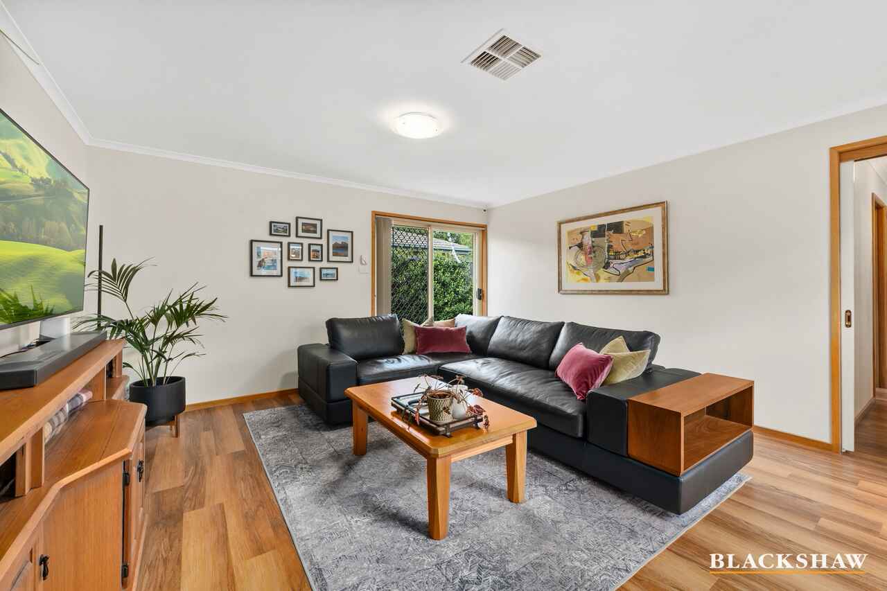 1/18 Winter Place Jerrabomberra