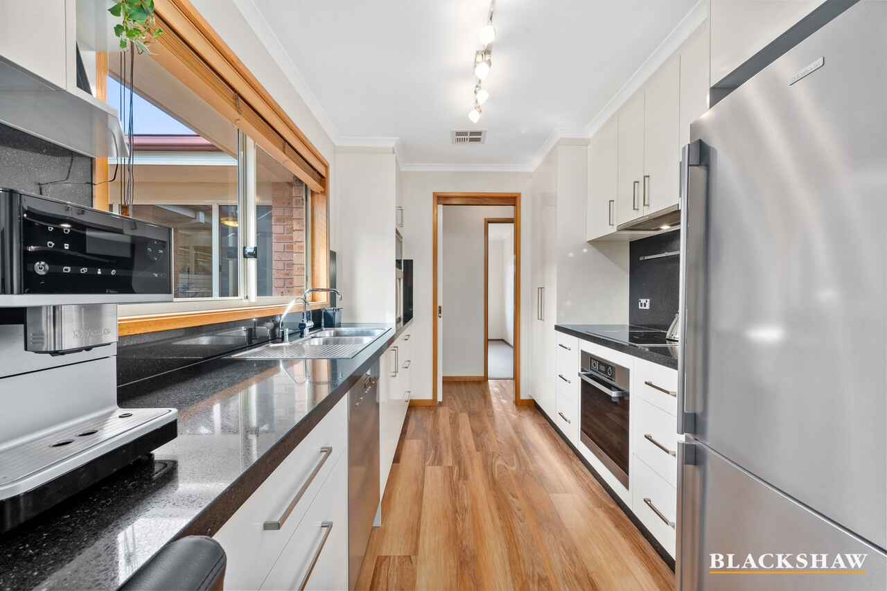 1/18 Winter Place Jerrabomberra