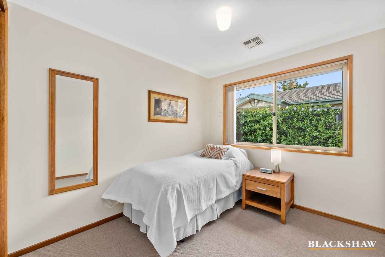 1/18 Winter Place Jerrabomberra