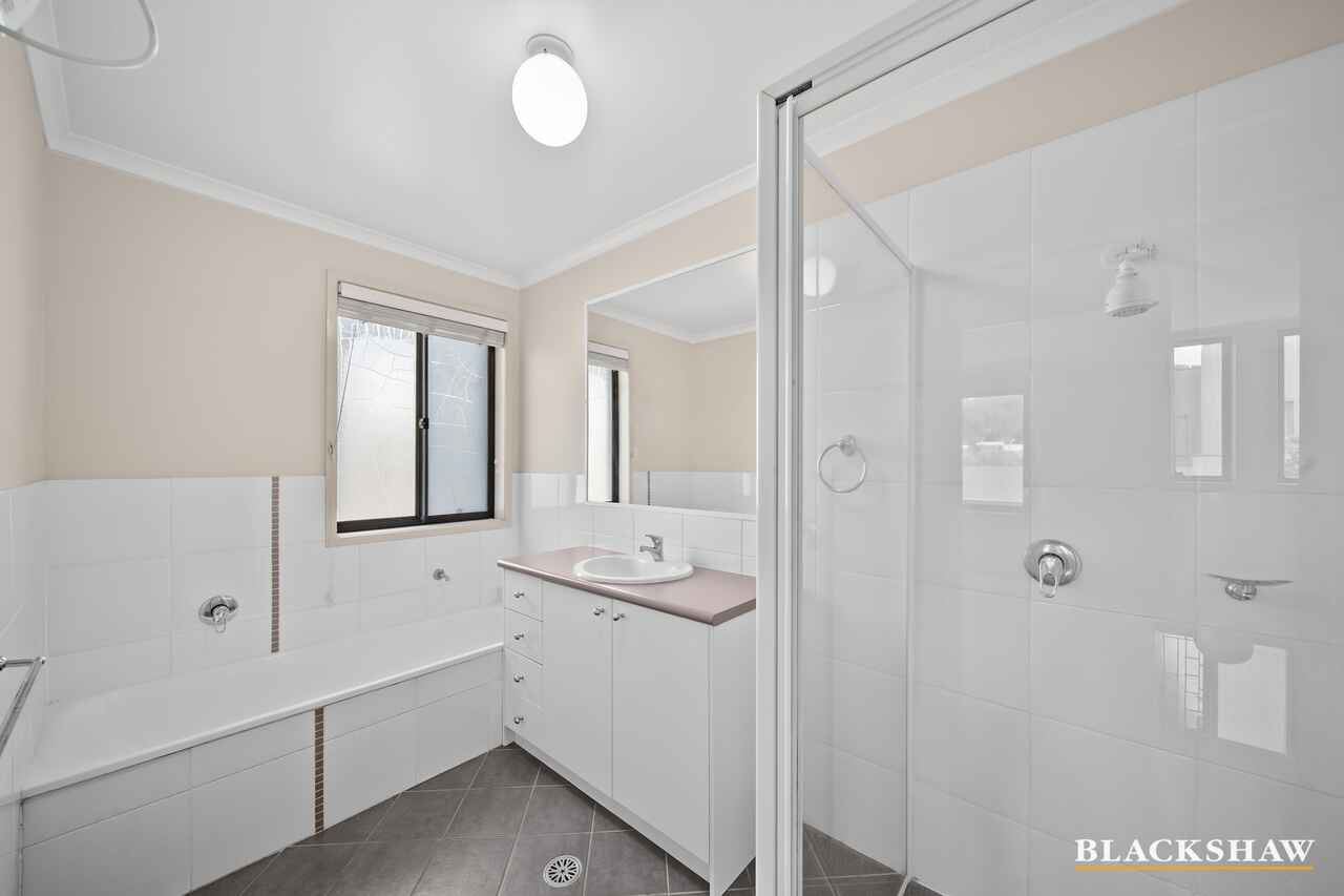 4/15 Ironbark Circuit Jerrabomberra