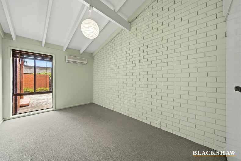 2/3 Hakea Street Queanbeyan