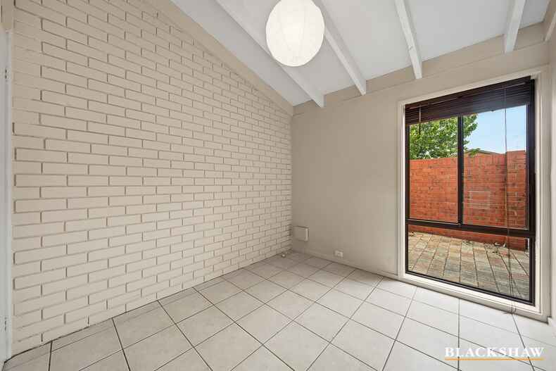 2/3 Hakea Street Queanbeyan