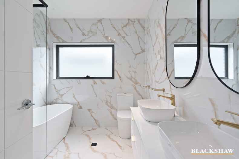 196 Robin Boyd Crescent Taylor