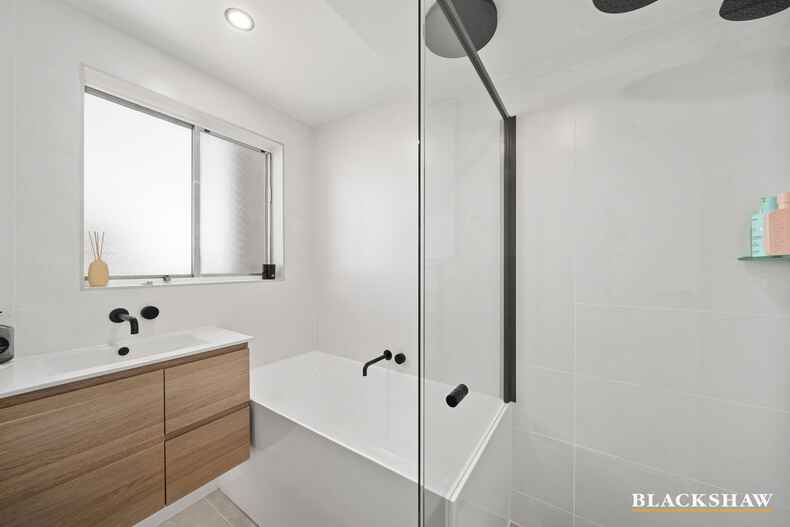 8/3-5 Davison Street Crestwood