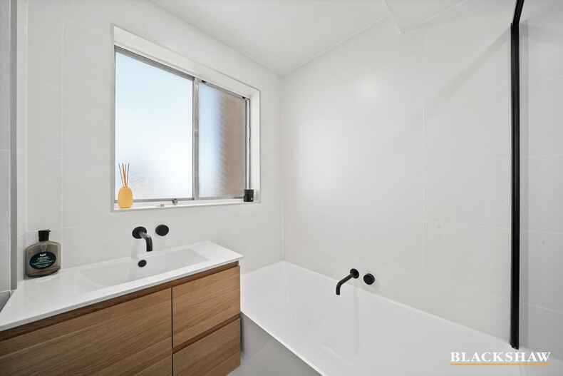 8/3-5 Davison Street Crestwood