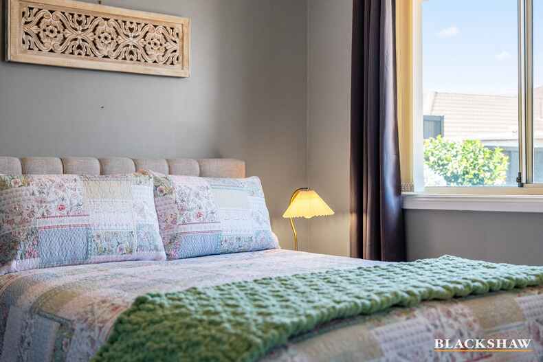 8 Stonehaven Circuit Queanbeyan East