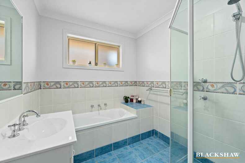 8 Stonehaven Circuit Queanbeyan East