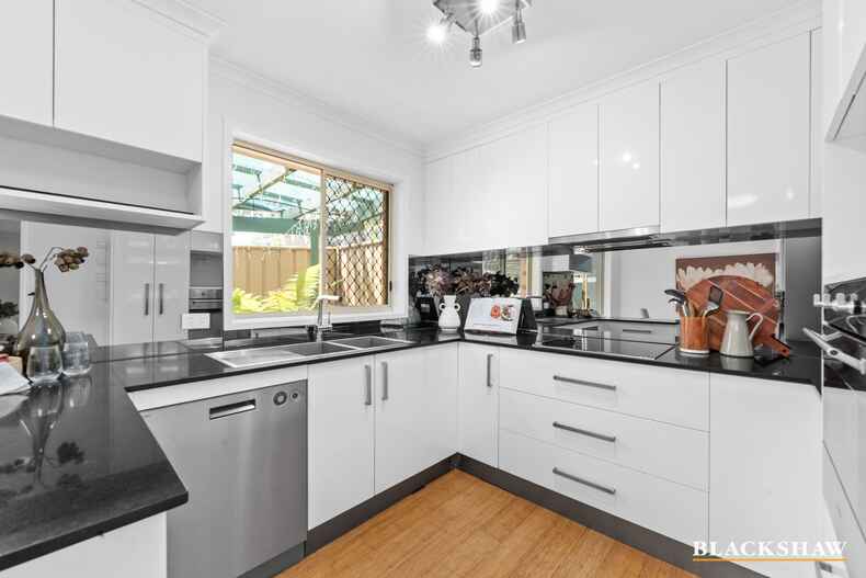 33/41 Ern Florence Crescent Theodore