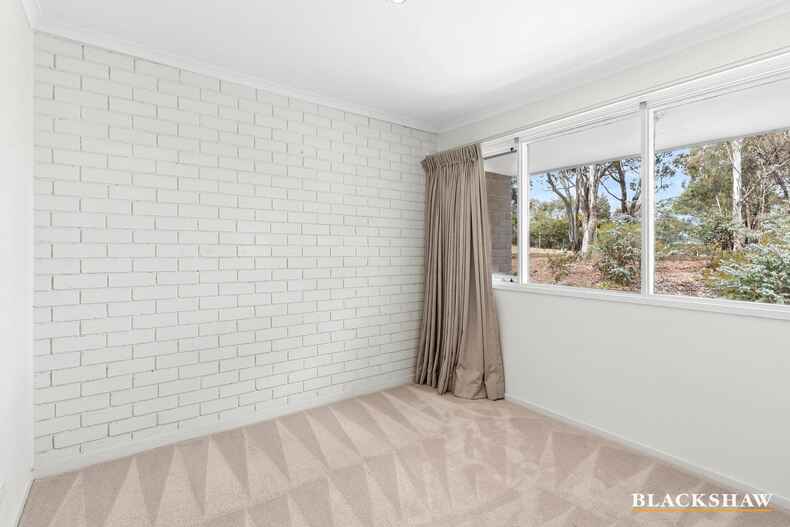 32 English Court Phillip