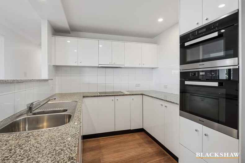 405/2 Marcus Clarke Street City