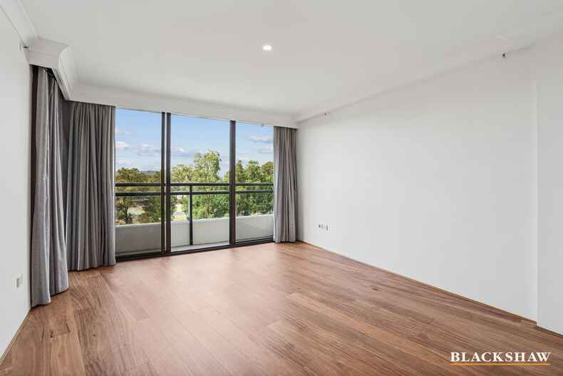 405/2 Marcus Clarke Street City