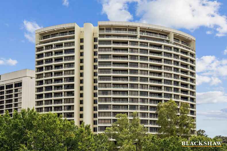 405/2 Marcus Clarke Street City