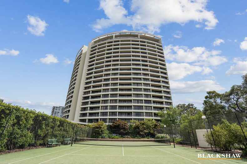 405/2 Marcus Clarke Street City