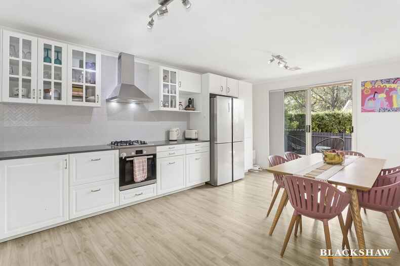 6/80 Britten Jones Drive Holt