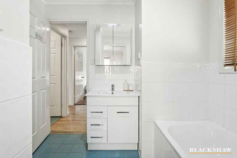 6/80 Britten Jones Drive Holt