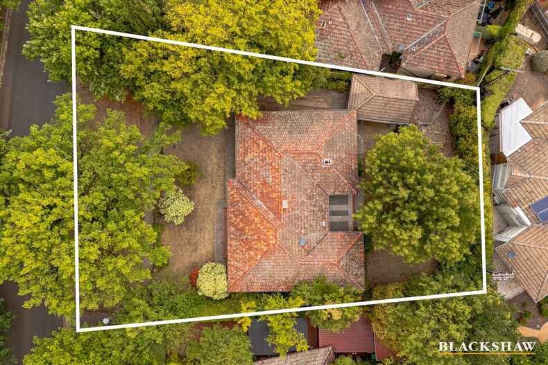 9 Blaxland Crescent Griffith