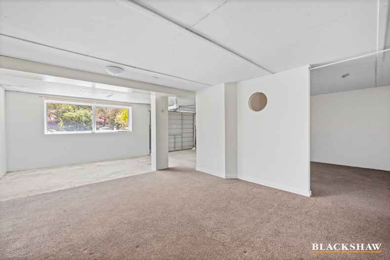 15 Golden Grove Red Hill