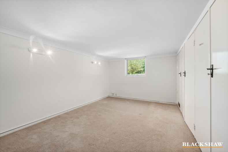 15 Golden Grove Red Hill