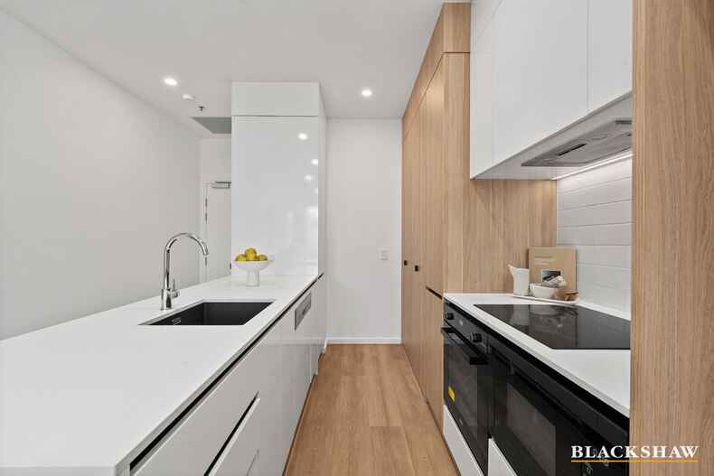 112/19 Captain Cook Crescent Griffith