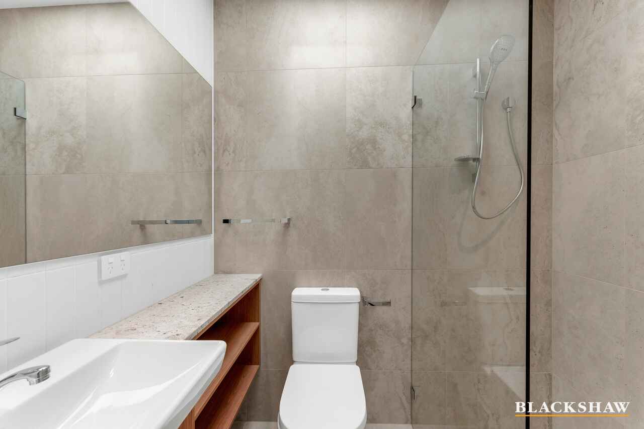 2/183 La Perouse Street Red Hill