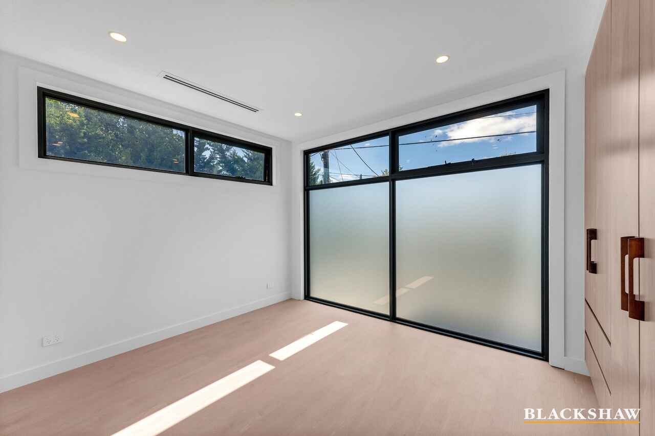 2/183 La Perouse Street Red Hill