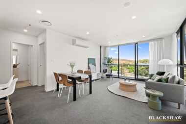 237/7 Irving Street Phillip