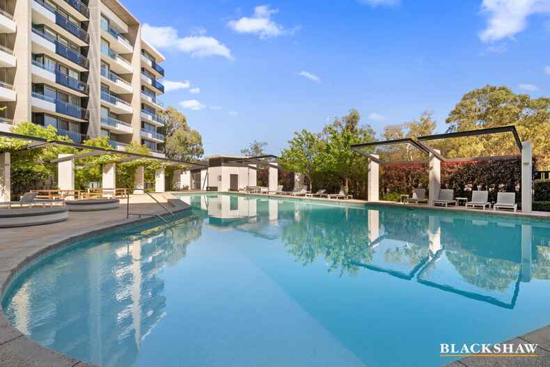 237/7 Irving Street Phillip