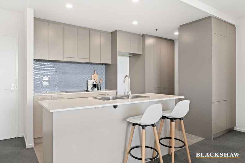 237/7 Irving Street Phillip