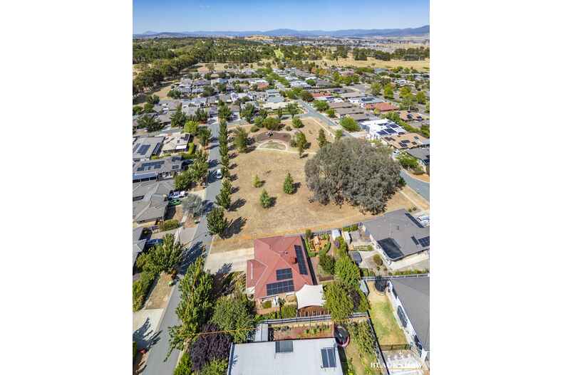 13 Eric De Salis Street Macgregor