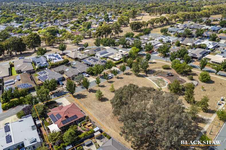 13 Eric De Salis Street Macgregor